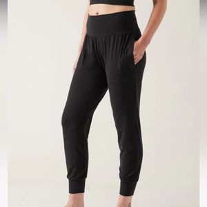 Black Athleta Salutation jogger